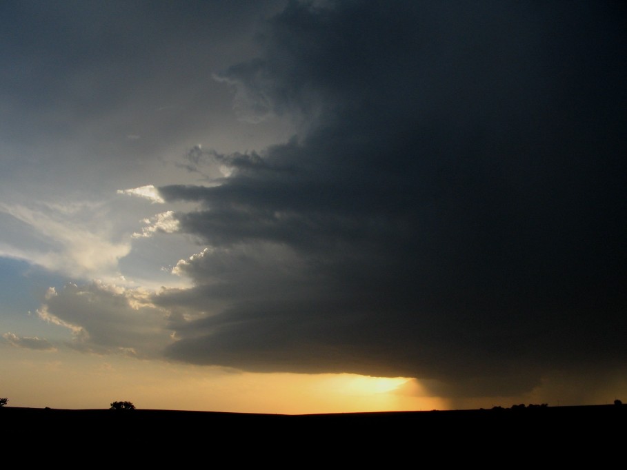 cumulonimbus supercell_thunderstorm : Lebanon, Nebraska, USA   6 June 2005