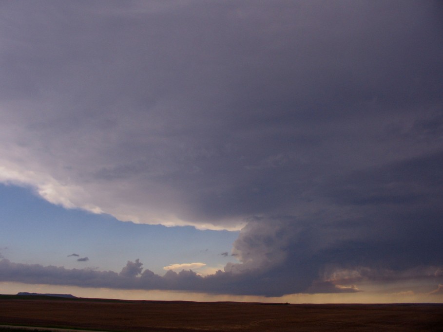 cumulonimbus supercell_thunderstorm : E of Wanblee, South Dakota, USA   7 June 2005