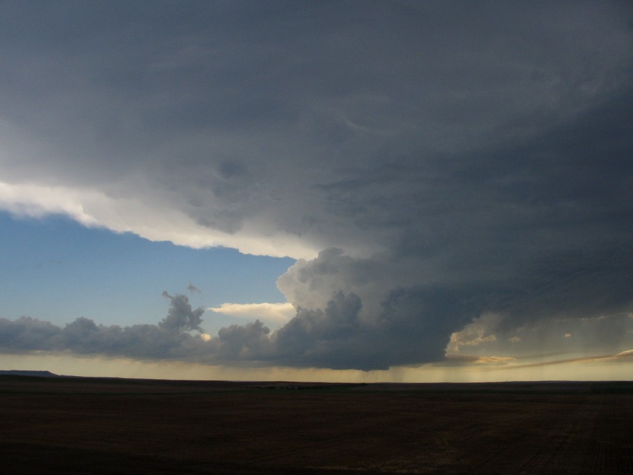 wallcloud thunderstorm_wall_cloud : E of Wanblee, South Dakota, USA   7 June 2005