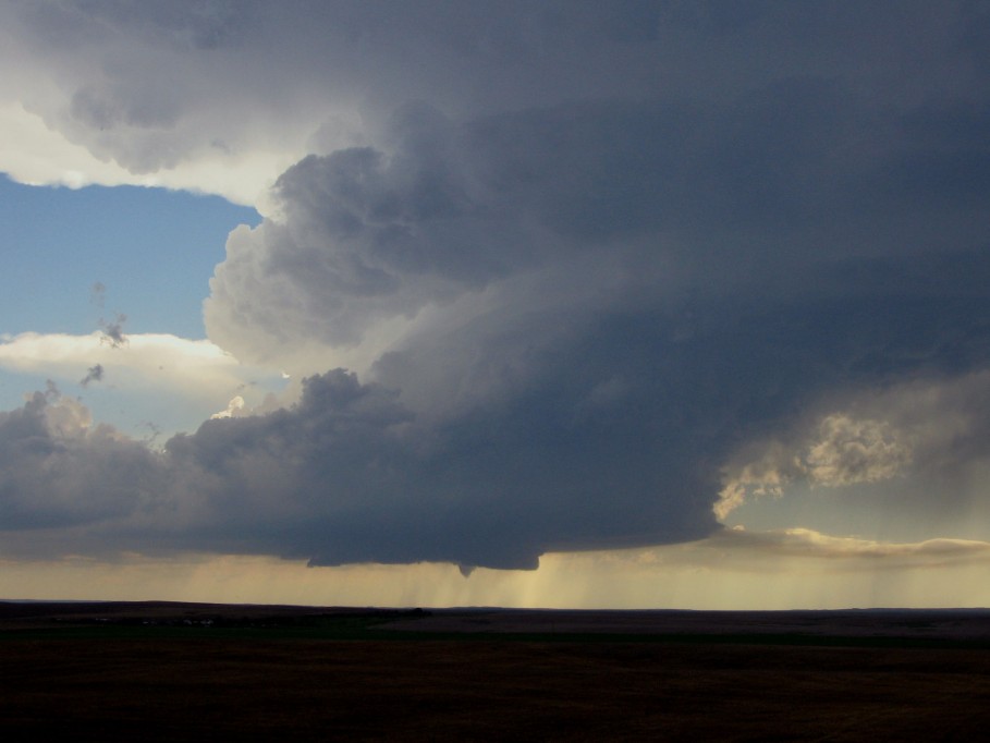 updraft thunderstorm_updrafts : E of Wanblee, South Dakota, USA   7 June 2005