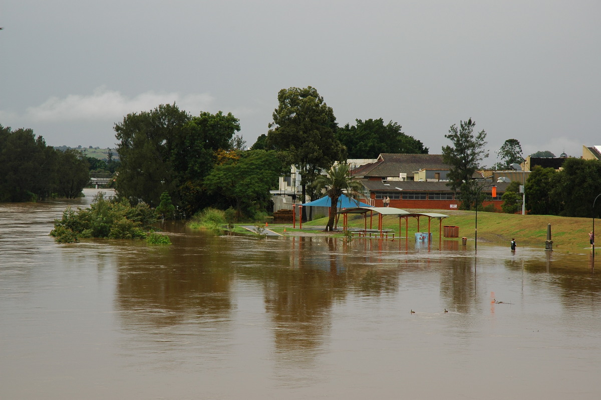 flashflooding flood_pictures : Lismore, NSW   30 June 2005