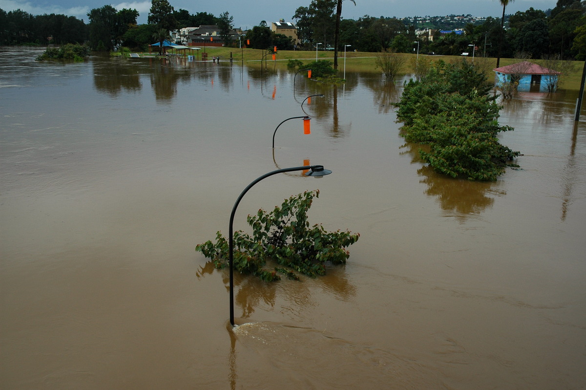 flashflooding flood_pictures : Lismore, NSW   30 June 2005