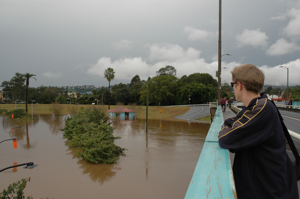 flashflooding flood_pictures : Lismore, NSW   30 June 2005