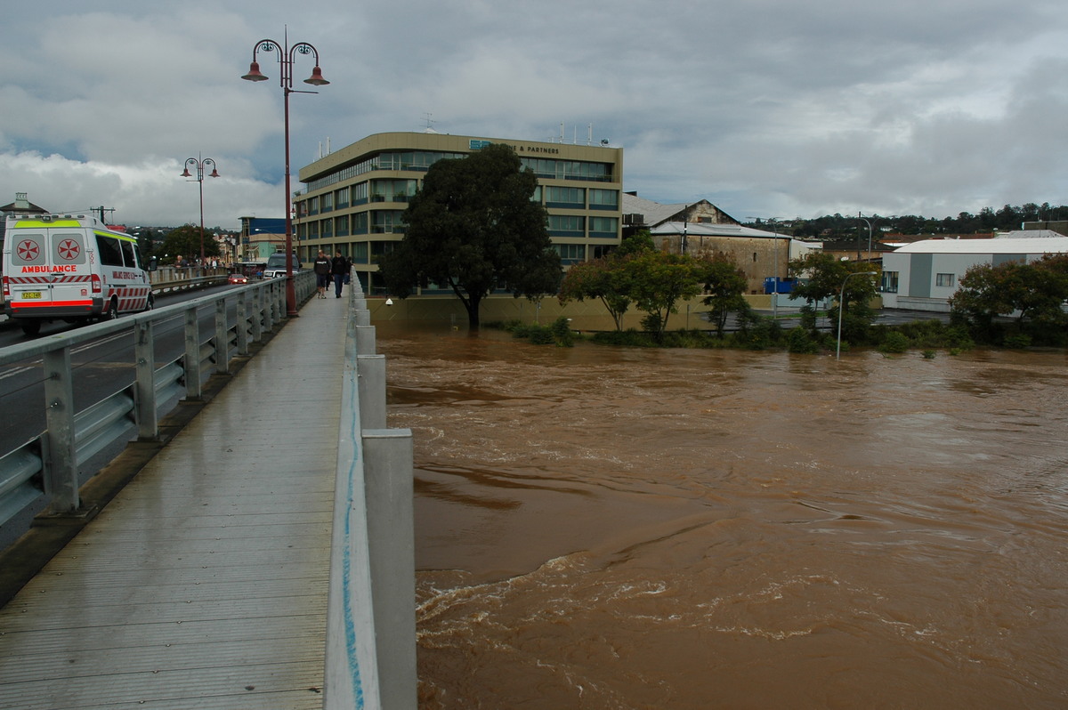 flashflooding flood_pictures : Lismore, NSW   30 June 2005