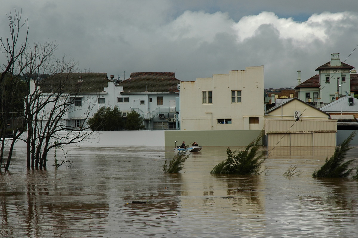 flashflooding flood_pictures : Lismore, NSW   30 June 2005