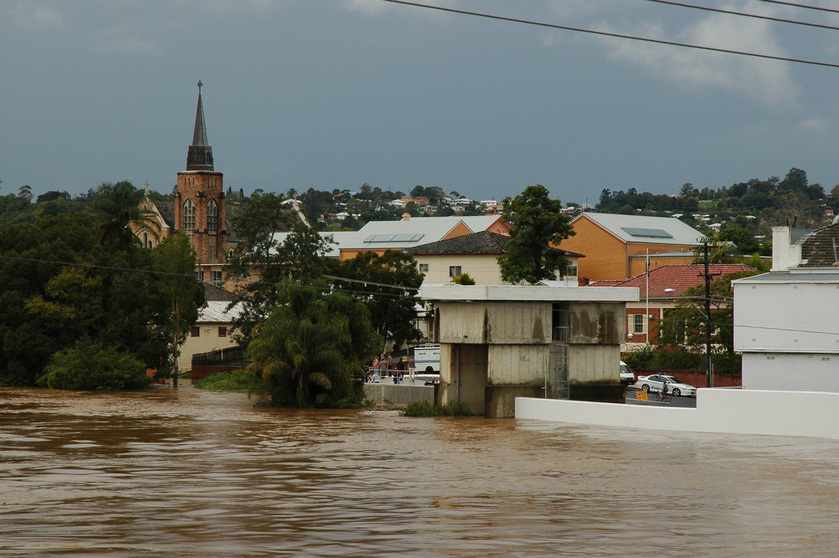 flashflooding flood_pictures : Lismore, NSW   30 June 2005