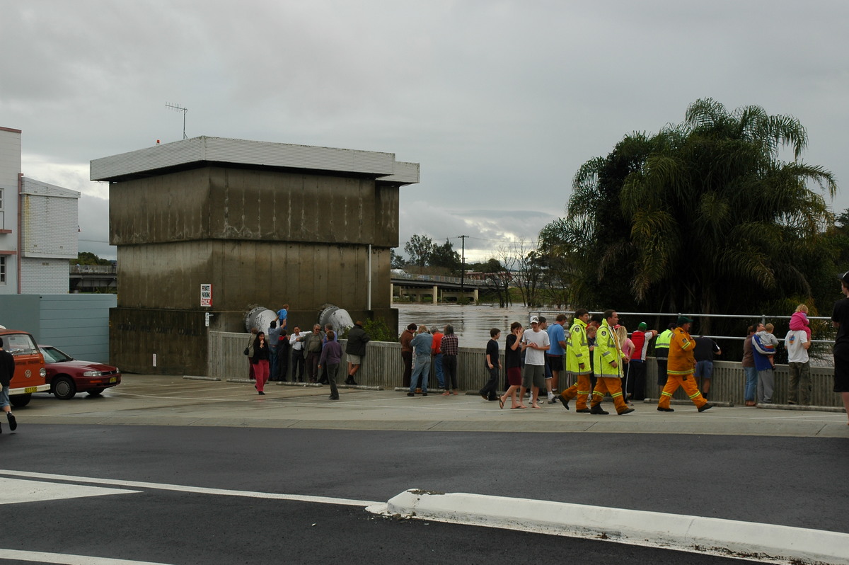 flashflooding flood_pictures : Lismore, NSW   30 June 2005