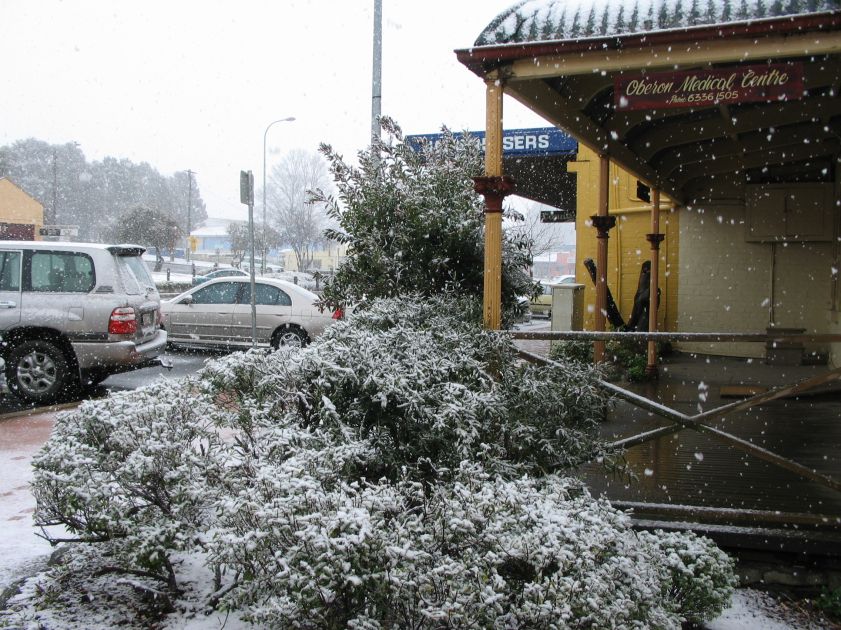 snow snow_pictures : Oberon, NSW   10 August 2005