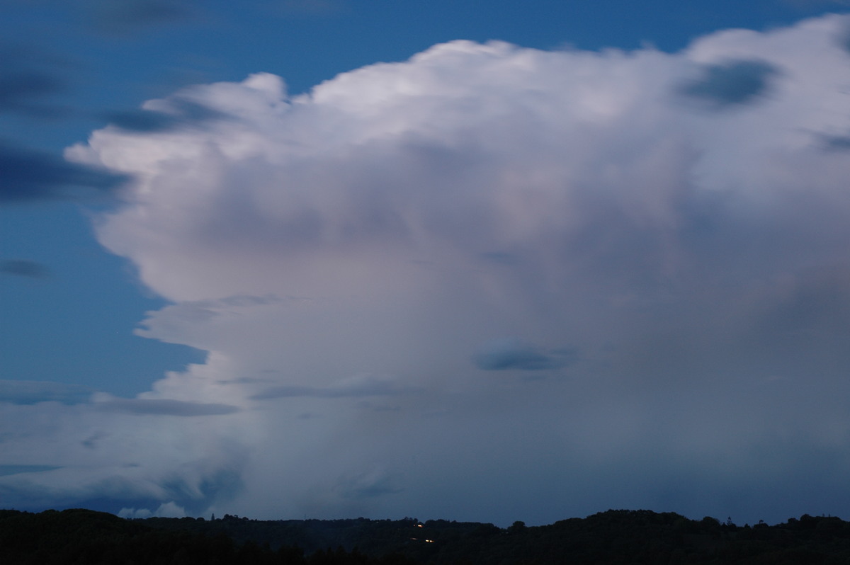 thunderstorm cumulonimbus_incus : Cumbalum, NSW   4 September 2005