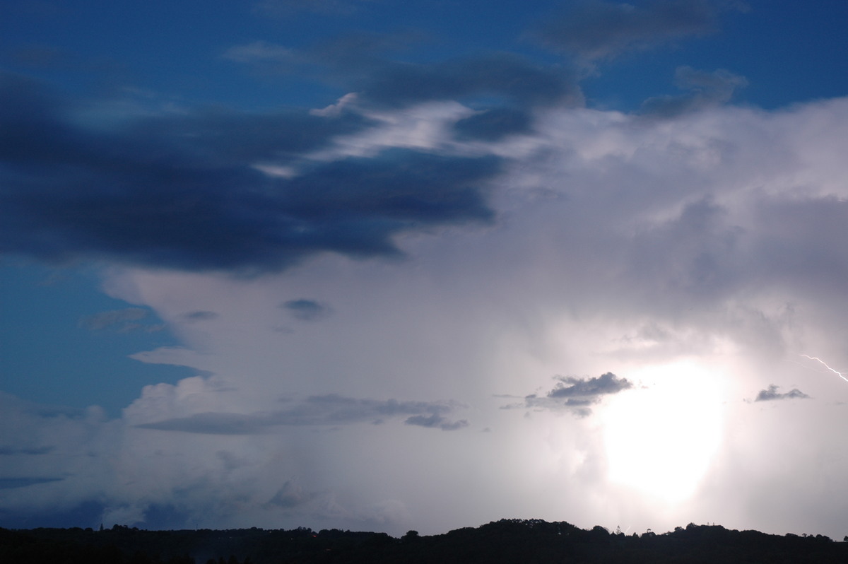 thunderstorm cumulonimbus_incus : Cumbalum, NSW   4 September 2005