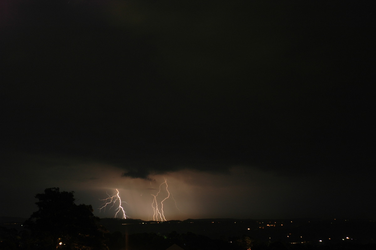 lightning lightning_bolts : McLeans Ridges, NSW   26 September 2005