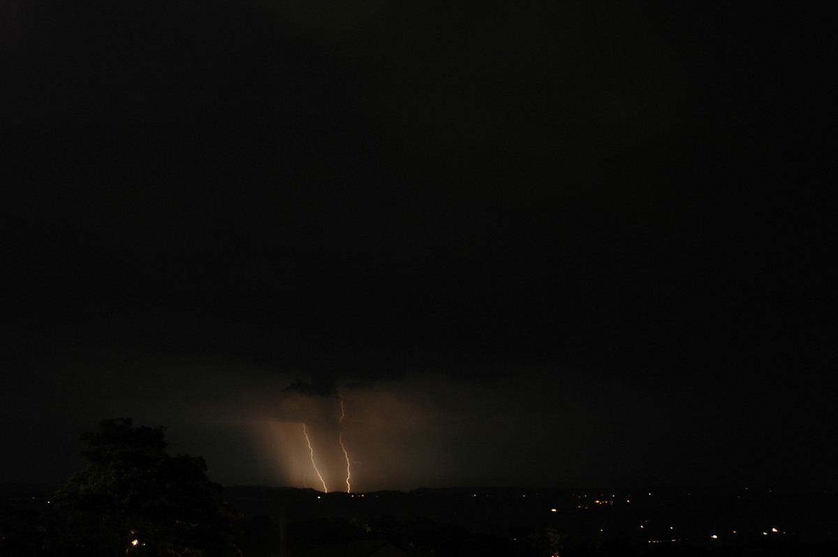 lightning lightning_bolts : McLeans Ridges, NSW   26 September 2005