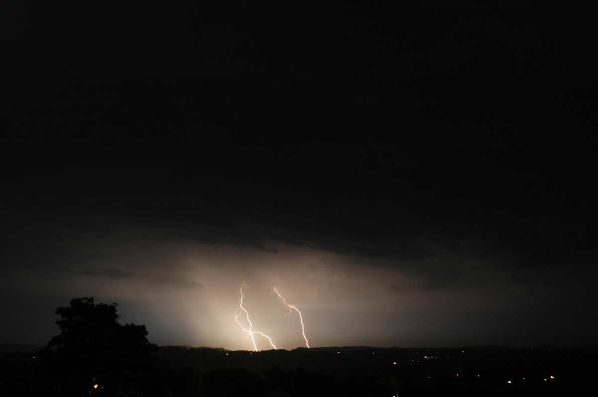 lightning lightning_bolts : McLeans Ridges, NSW   26 September 2005