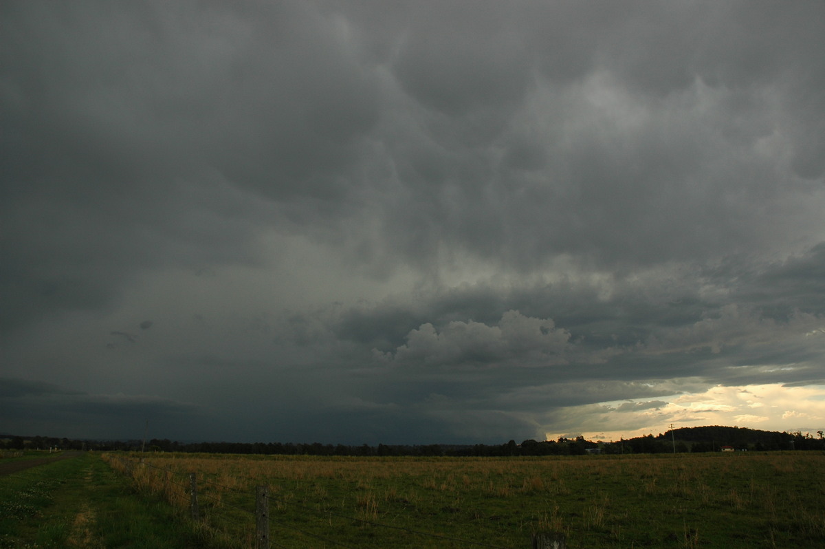 cumulonimbus thunderstorm_base : N of Casino, NSW   27 September 2005