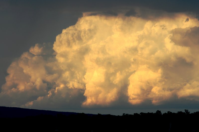 thunderstorm cumulonimbus_incus : Castlereagh, NSW   21 October 2005