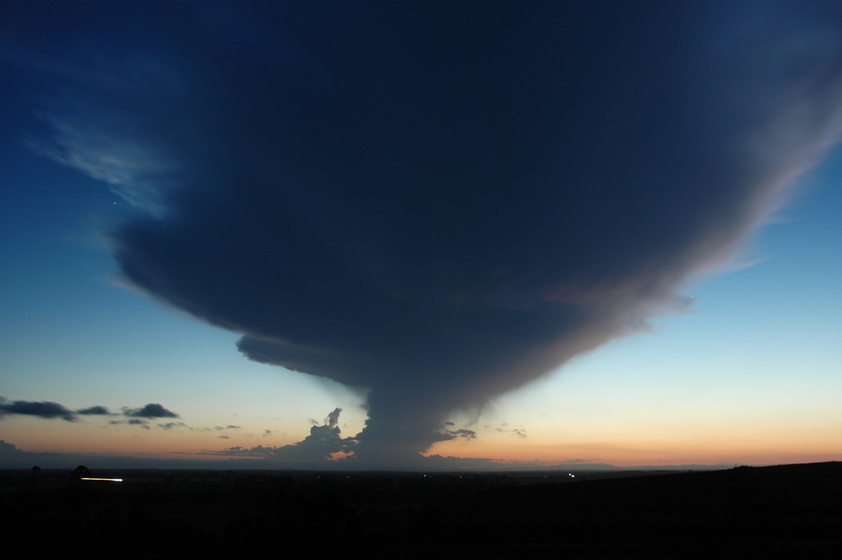 anvil thunderstorm_anvils : Parrots Nest, NSW   23 October 2005