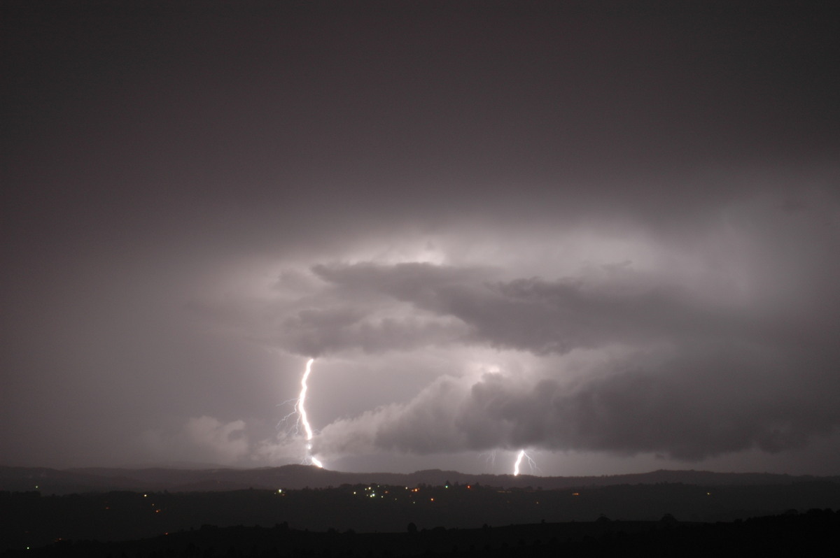 lightning lightning_bolts : McLeans Ridges, NSW   24 October 2005