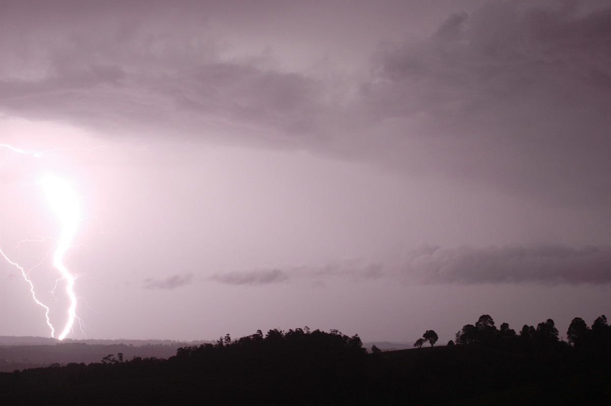 lightning lightning_bolts : McLeans Ridges, NSW   24 October 2005