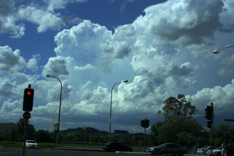 thunderstorm cumulonimbus_calvus : Tamworth, NSW   27 October 2005