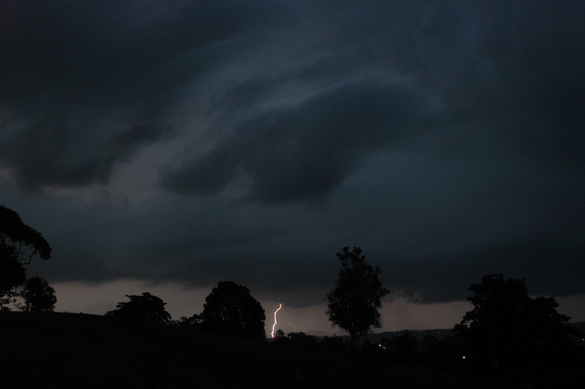 lightning lightning_bolts : McLeans Ridges, NSW   27 October 2005