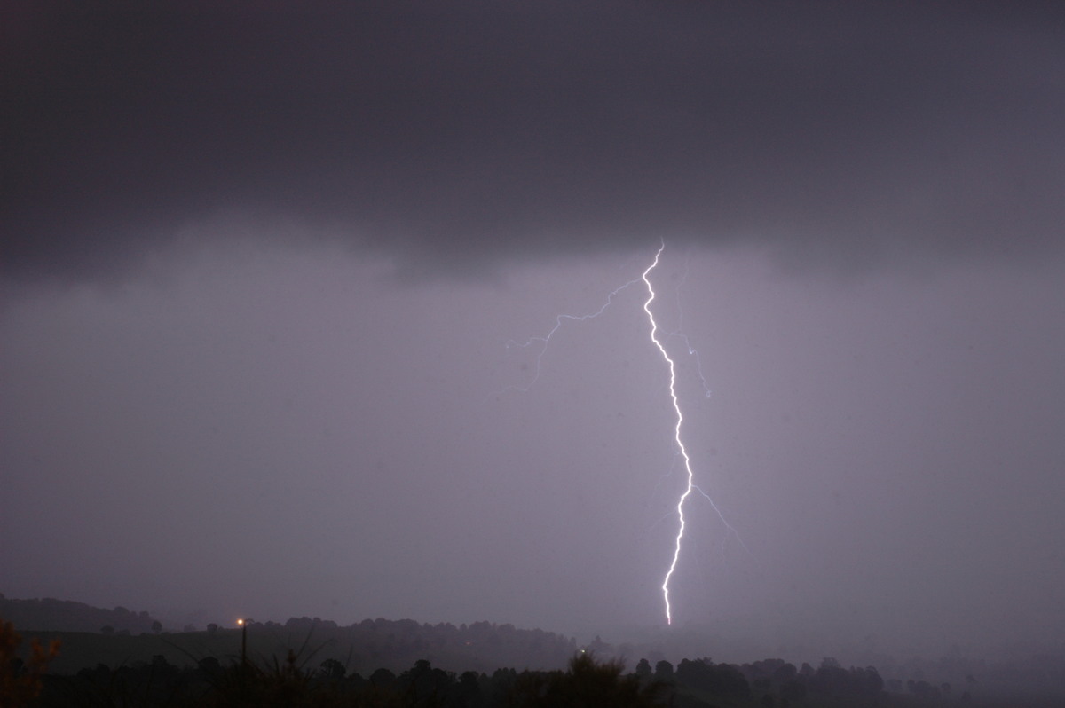 lightning lightning_bolts : McLeans Ridges, NSW   27 October 2005