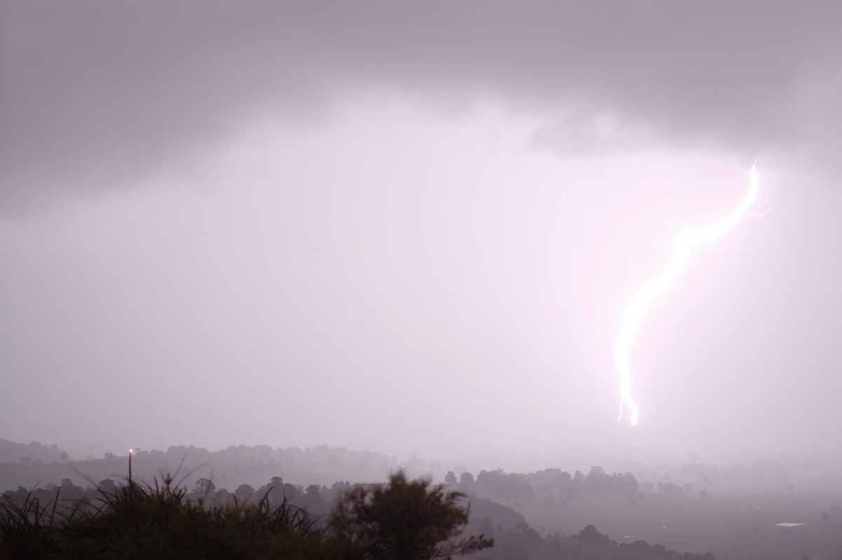 lightning lightning_bolts : McLeans Ridges, NSW   27 October 2005