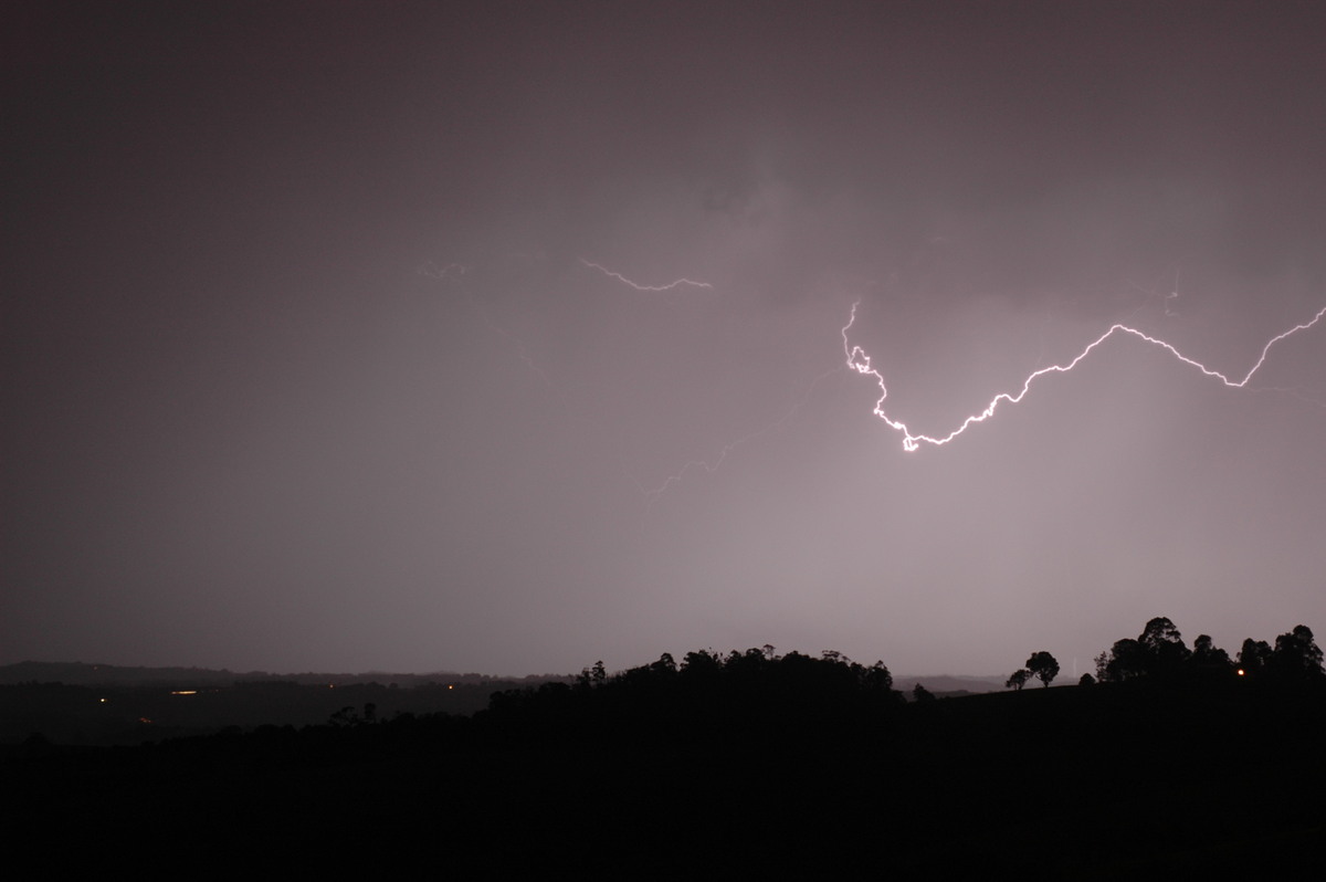 lightning lightning_bolts : McLeans Ridges, NSW   27 October 2005