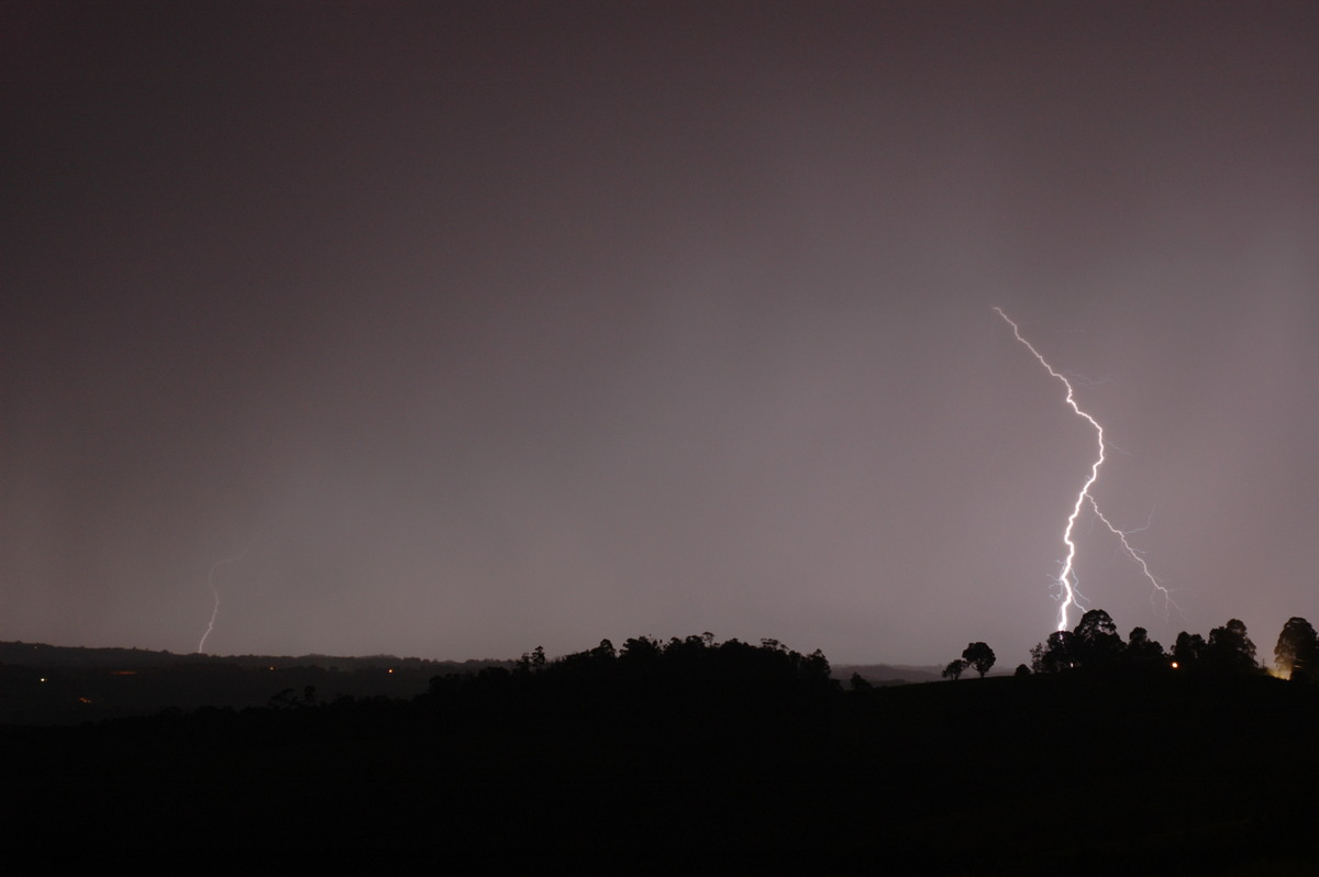 lightning lightning_bolts : McLeans Ridges, NSW   27 October 2005