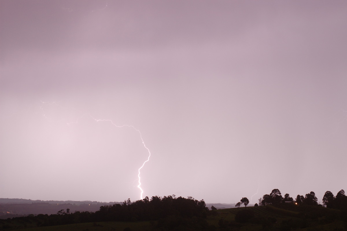 lightning lightning_bolts : McLeans Ridges, NSW   27 October 2005