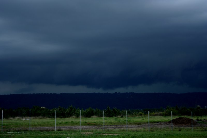 cumulonimbus thunderstorm_base : Penrith, NSW   31 October 2005