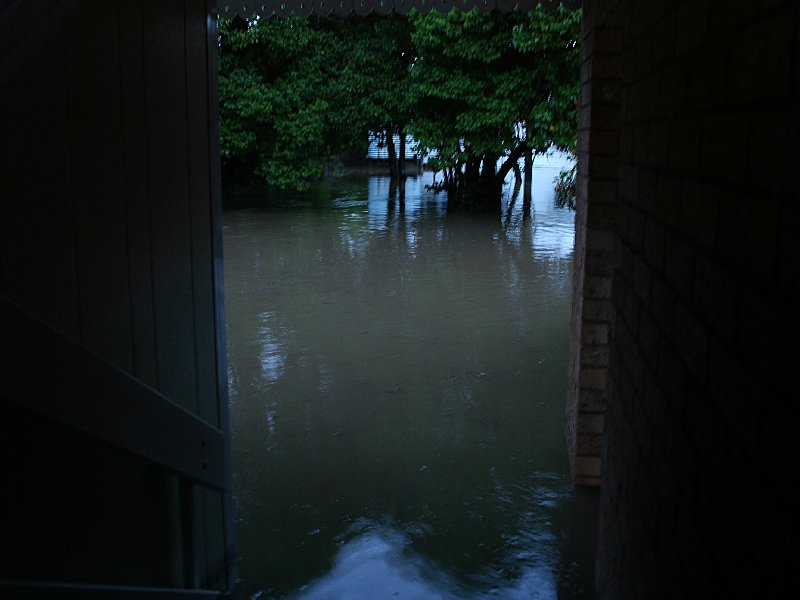 flashflooding flood_pictures : Molong, NSW   8 November 2005