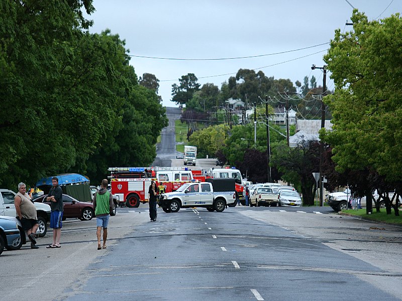 flashflooding flood_pictures : Molong, NSW   8 November 2005