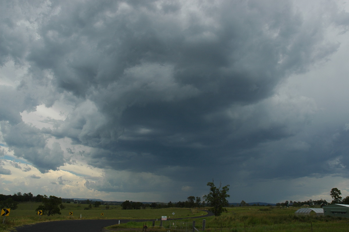 cumulonimbus thunderstorm_base : W of Casino, NSW   20 November 2005