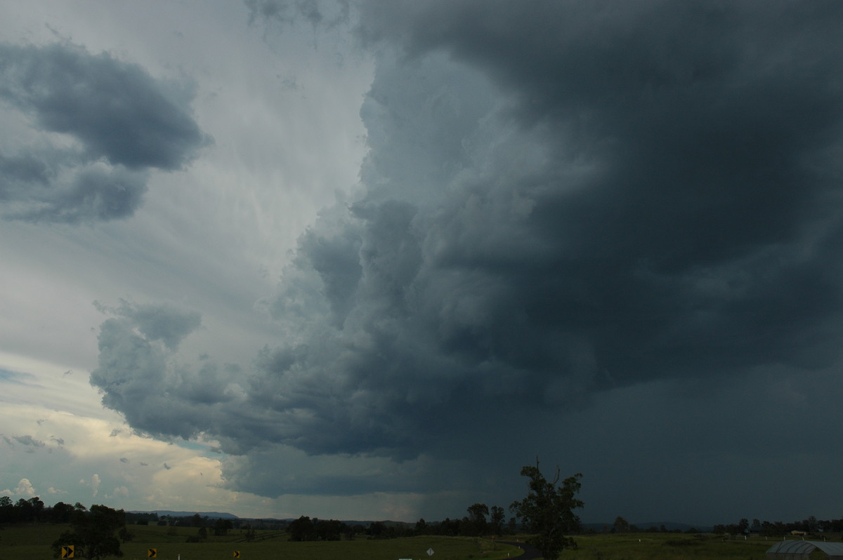 cumulonimbus thunderstorm_base : W of Casino, NSW   20 November 2005