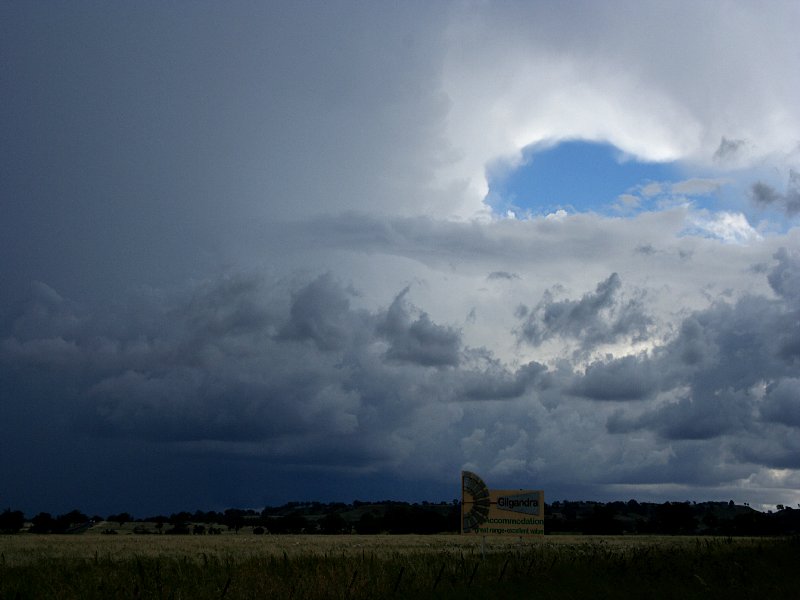 cumulonimbus supercell_thunderstorm : S of Coonabarabran, NSW   25 November 2005