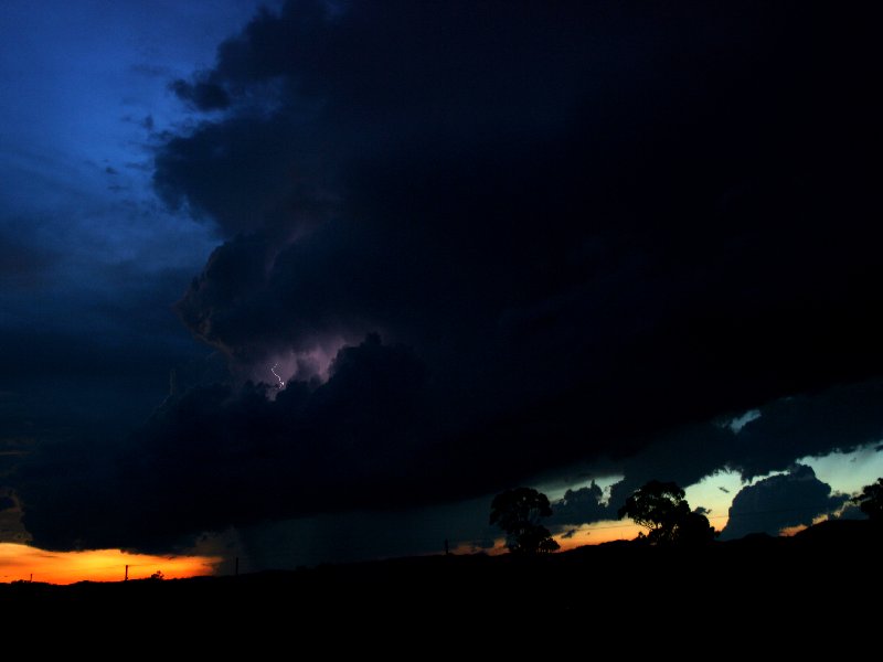 thunderstorm cumulonimbus_incus : Coonabarabran, NSW   25 November 2005