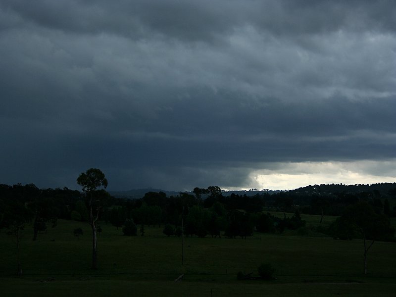 cumulonimbus thunderstorm_base : Armidale, NSW   27 November 2005