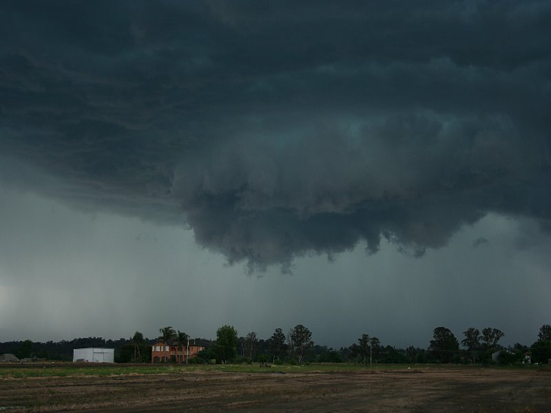 wallcloud thunderstorm_wall_cloud : Yurramundi, NSW   29 November 2005