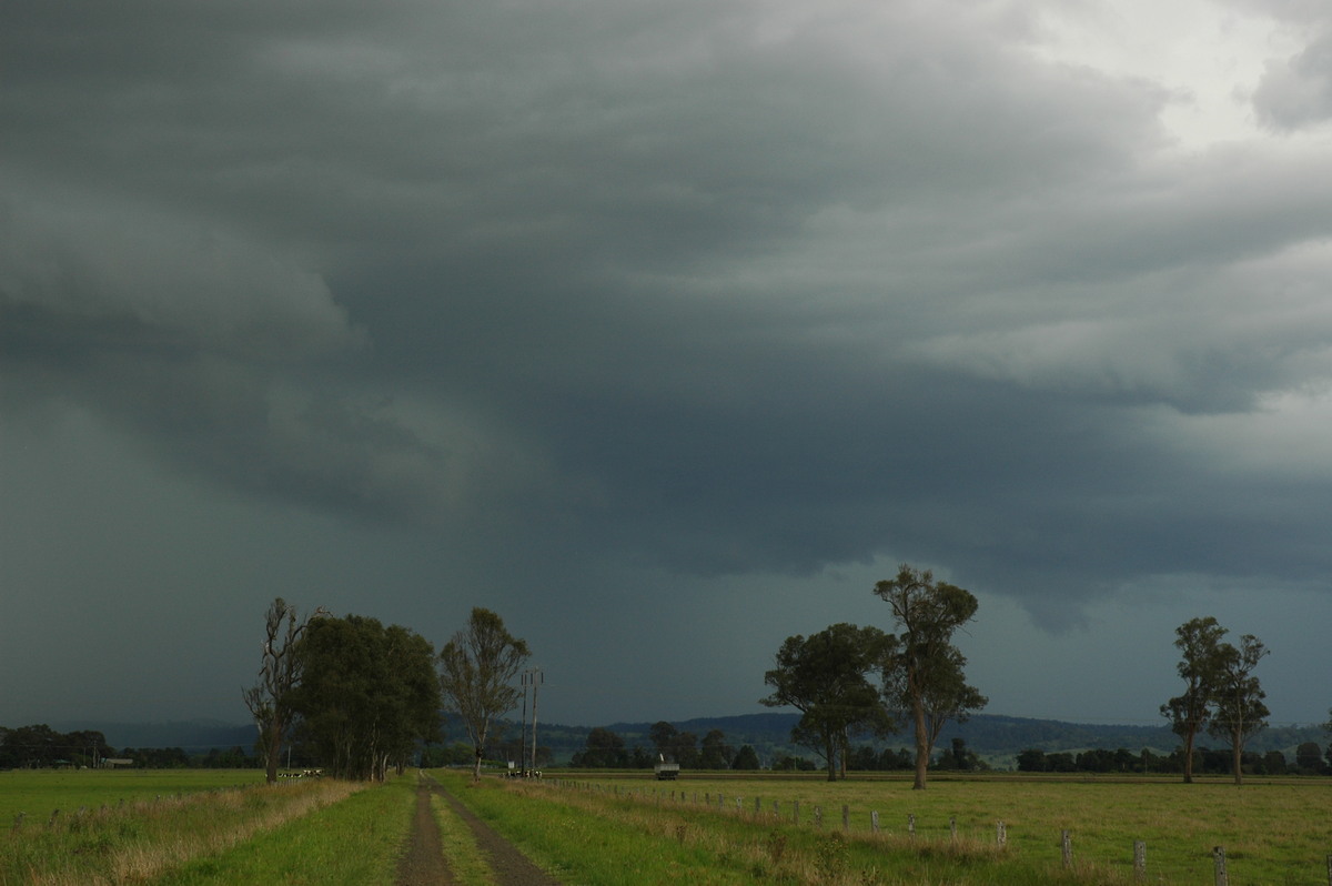 cumulonimbus thunderstorm_base : S of Lismore, NSW   1 December 2005