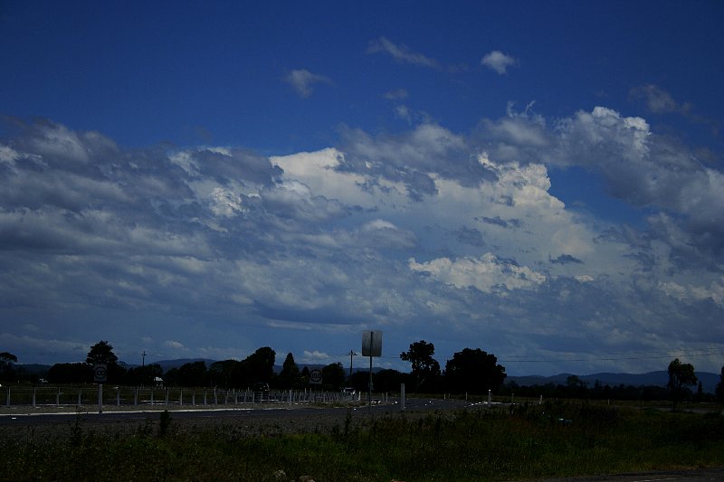 thunderstorm cumulonimbus_incus : Taree, NSW   17 December 2005