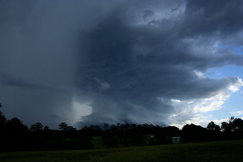 thunderstorm cumulonimbus_incus : near Nabiac, NSW   17 December 2005