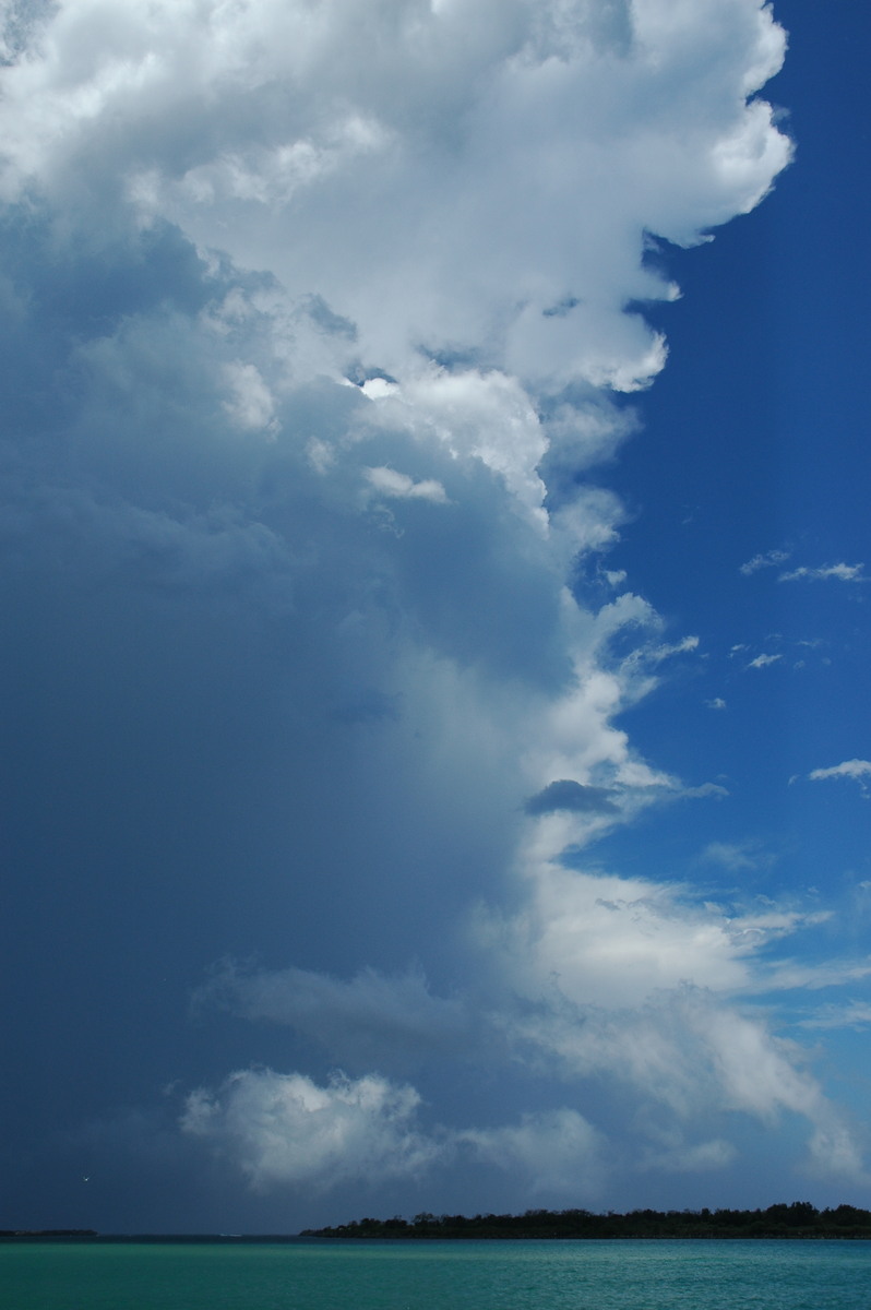 thunderstorm cumulonimbus_incus : Ballina, NSW   17 December 2005