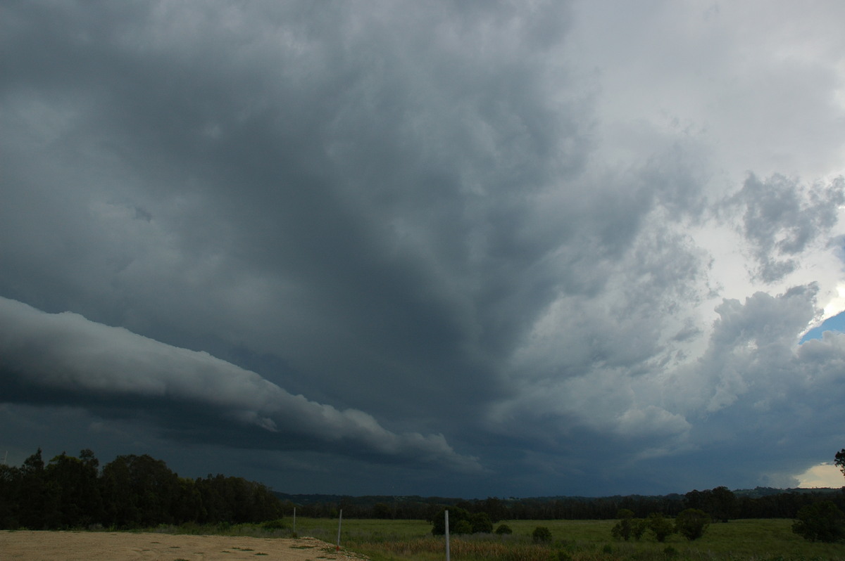 thunderstorm cumulonimbus_incus : Ballina, NSW   17 December 2005