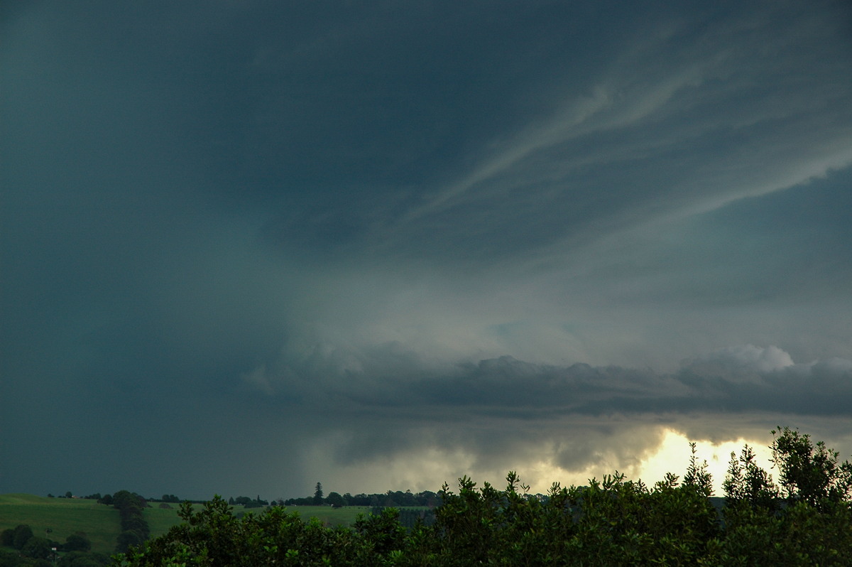 cumulonimbus supercell_thunderstorm : Knockrow, NSW   17 December 2005