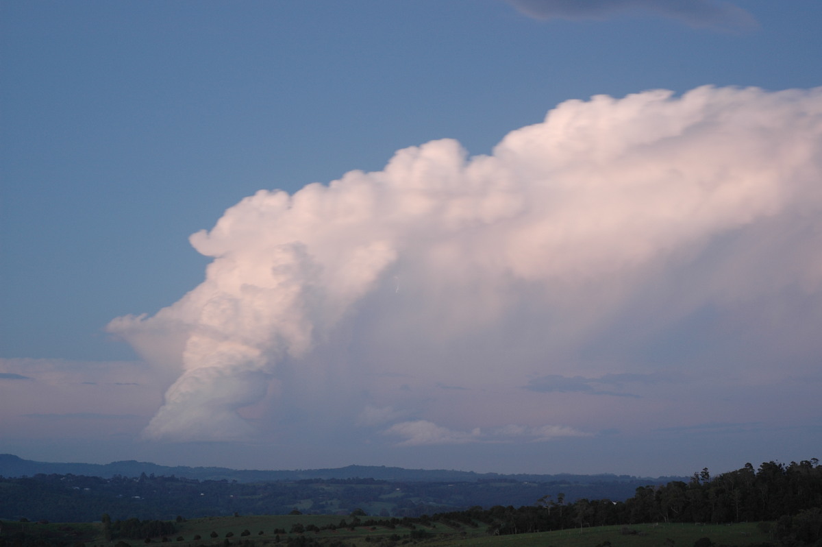 thunderstorm cumulonimbus_incus : McLeans Ridges, NSW   17 December 2005