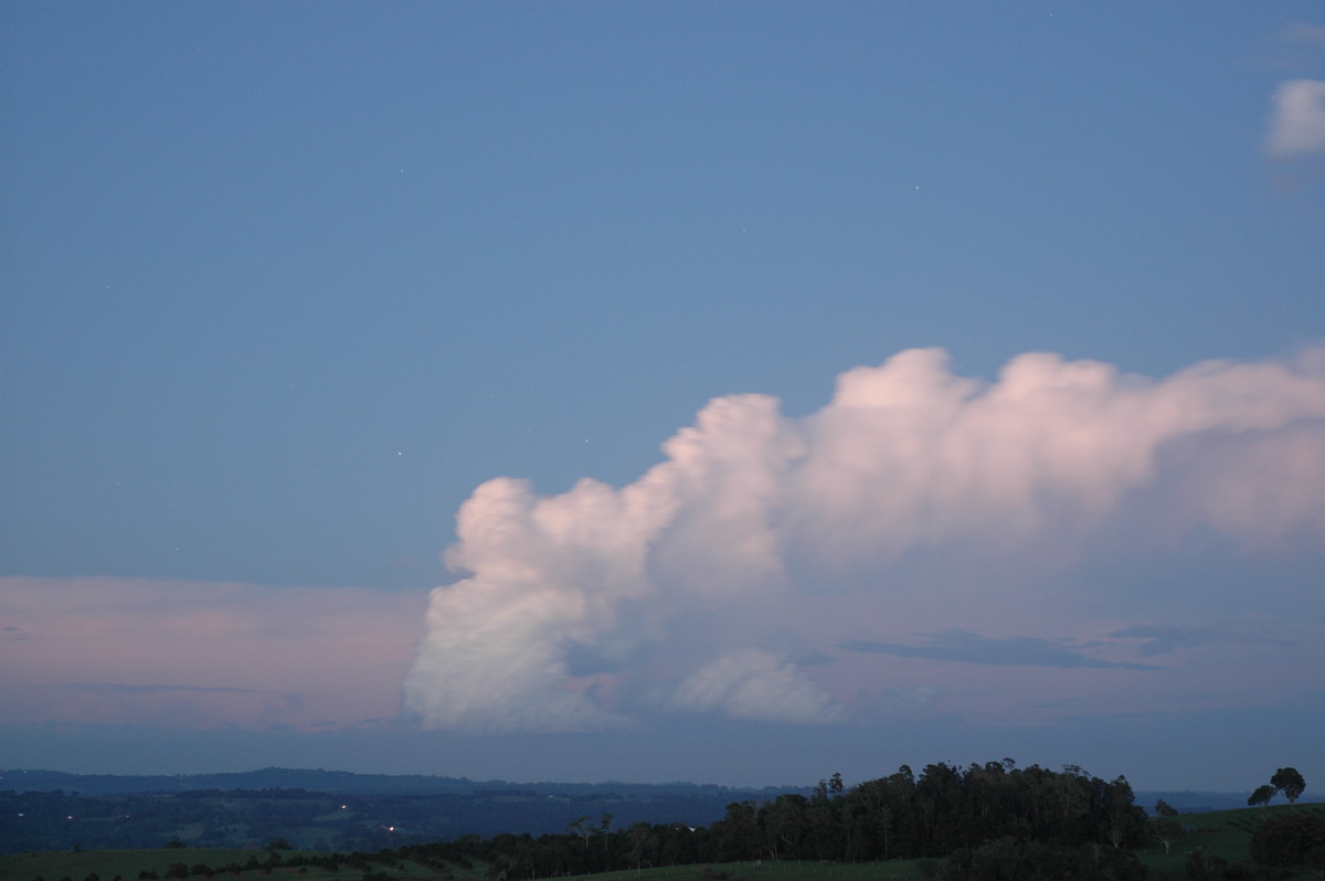 thunderstorm cumulonimbus_incus : McLeans Ridges, NSW   17 December 2005