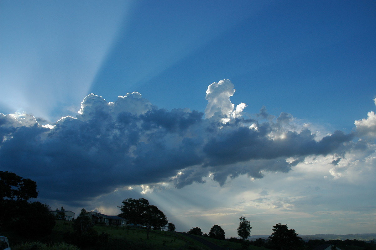 halosundog halo_sundog_crepuscular_rays : McLeans Ridges, NSW   23 December 2005