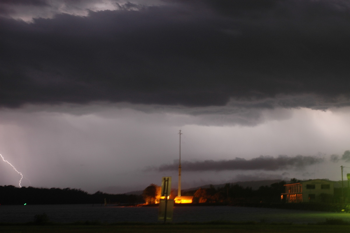 lightning lightning_bolts : Ballina, NSW   28 December 2005