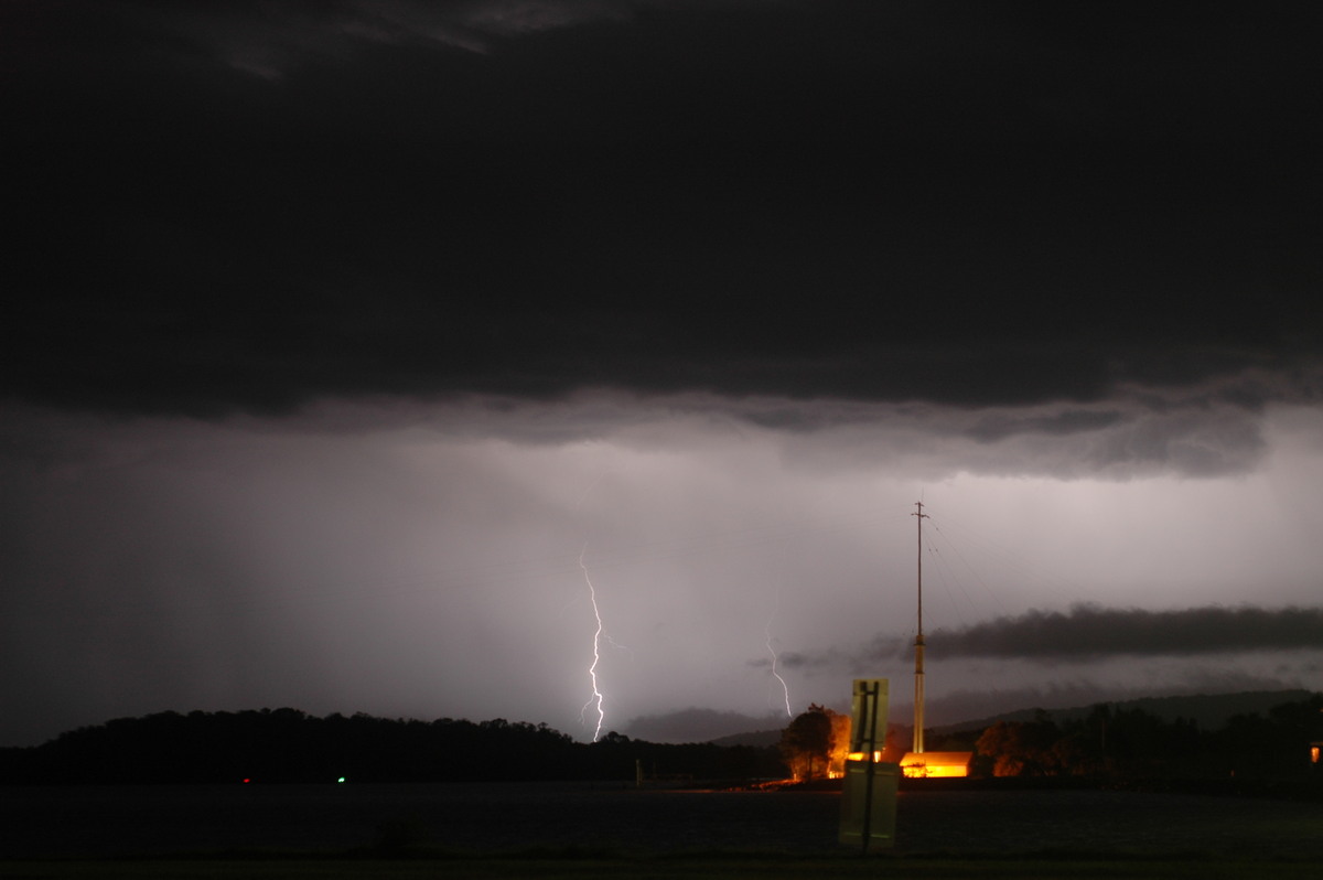 lightning lightning_bolts : Ballina, NSW   28 December 2005