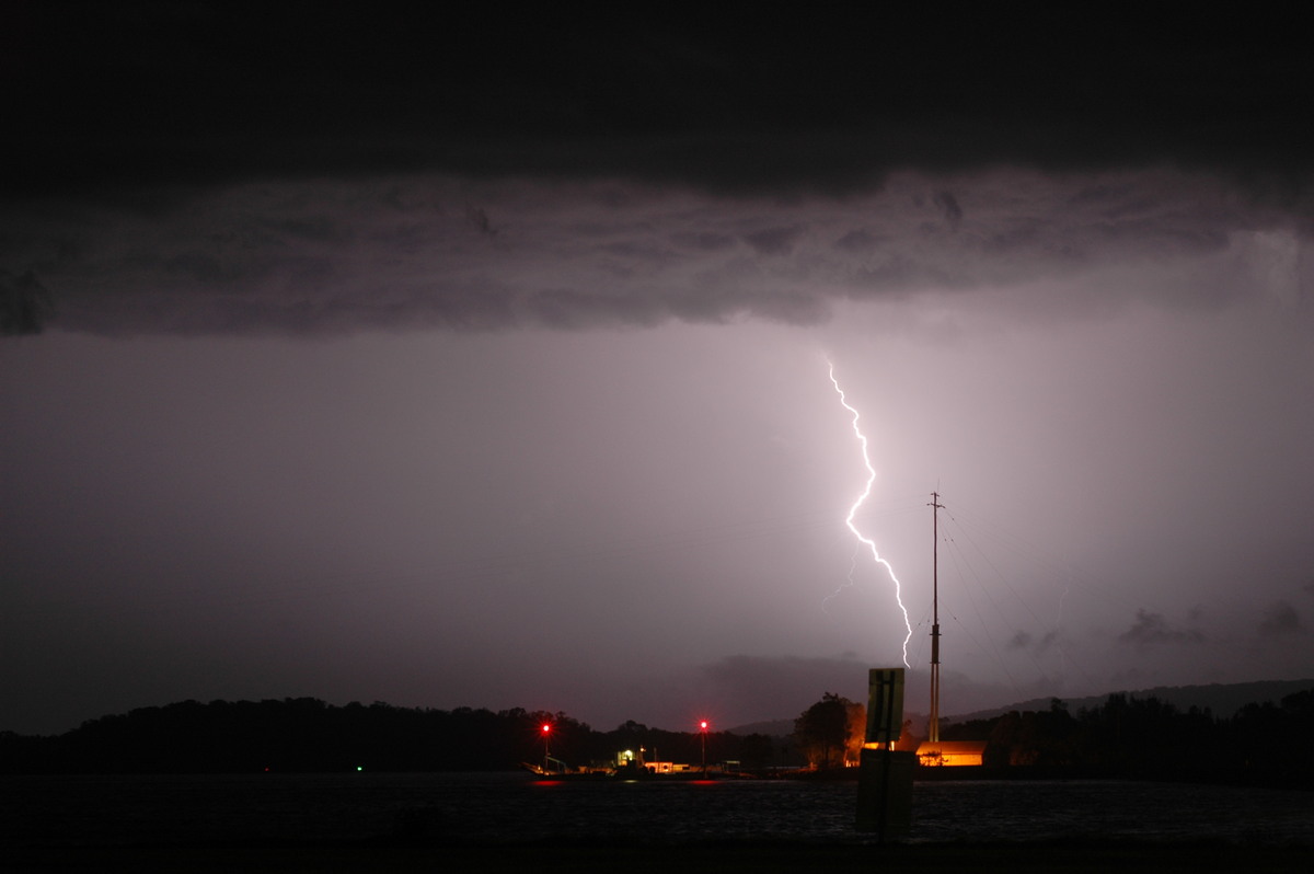 lightning lightning_bolts : Ballina, NSW   28 December 2005